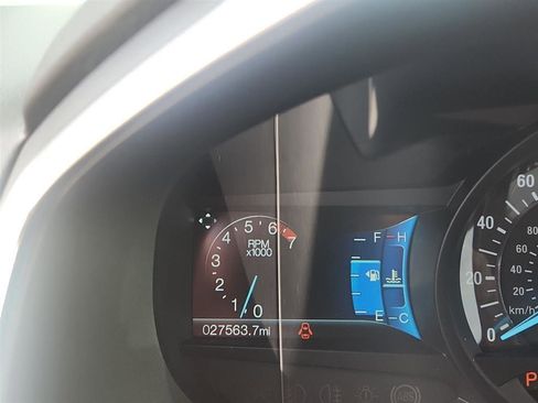 Used 2018 Ford Edge Titanium w/ Technology Package AWD/4WD image 19