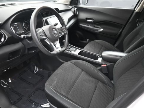 Used 2021 Nissan Kicks SV image 10