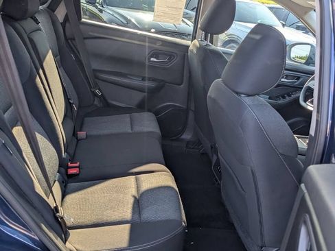 Used 2024 Nissan Rogue SV AWD/4WD image 18