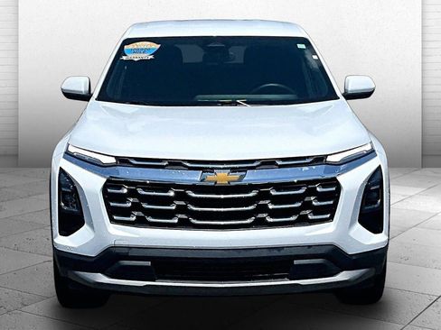 Used 2026 Chevrolet Equinox LT FWD image 2