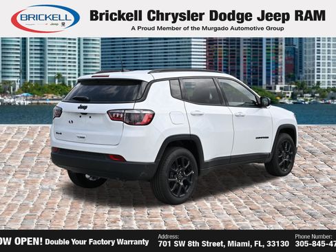 Used 2026 Jeep Compass Latitude AWD/4WD image 5