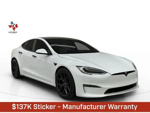 Used 2022 Tesla Model S Plaid image 1