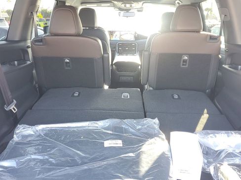 New 2026 Nissan Armada Platinum image 6