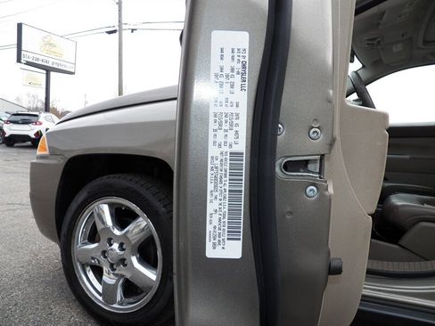 Used 2008 Jeep Compass Limited image 31