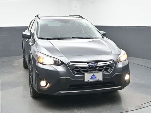 Used 2021 Subaru Crosstrek 2.0i Premium w/ Moonroof Package image 2