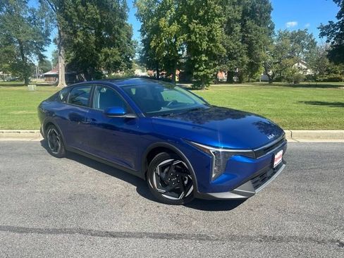 New 2025 Kia K4 EX image 2