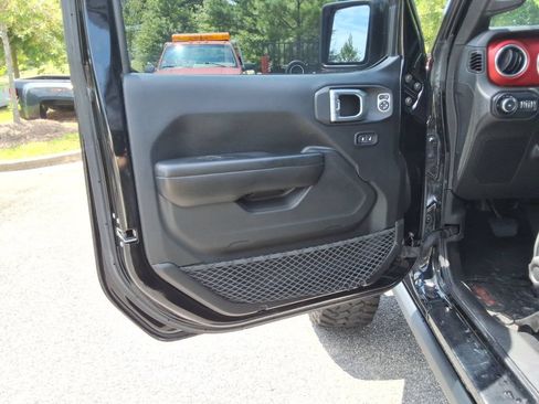 Used 2018 Jeep Wrangler Unlimited Rubicon AWD/4WD image 23
