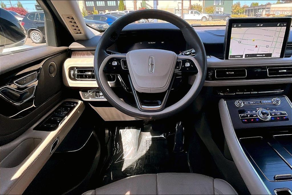 Used 2022 Lincoln Aviator Reserve w/ Equipment Group 201A AWD/4WD image 7
