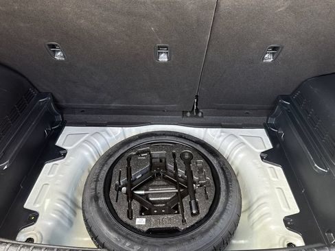 Used 2025 Kia Soul LX w/ LX Technology Package FWD image 9