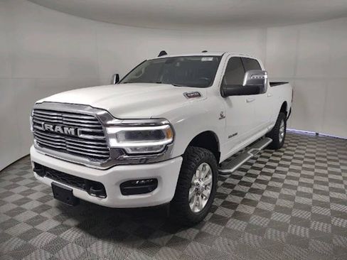 Used 2023 RAM 2500 Laramie AWD/4WD image 3