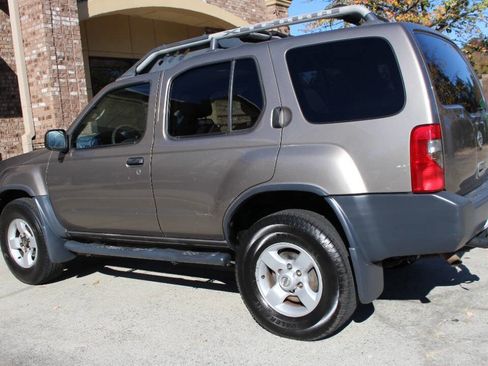 Used 2004 Nissan Xterra XE image 4