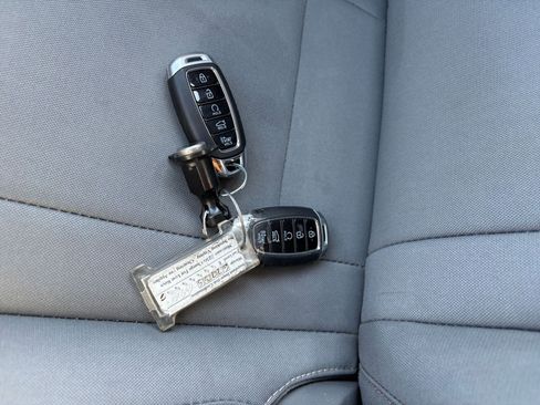 Used 2023 Hyundai Elantra SEL image 21