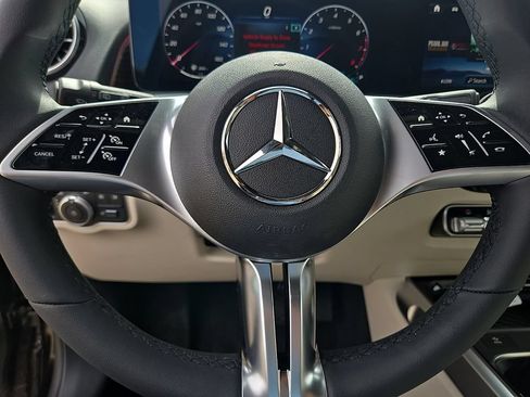 New 2026 Mercedes-Benz GLB 250 image 25