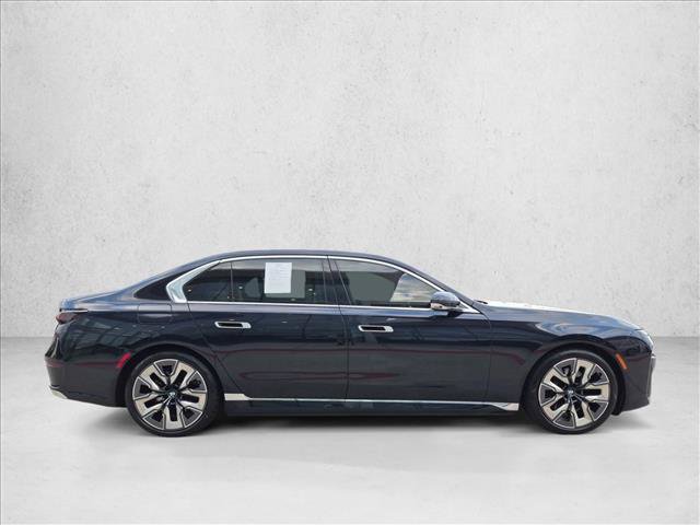 Used 2023 BMW i7 xDrive60 w/ Parking Assistance Package AWD/4WD image 4