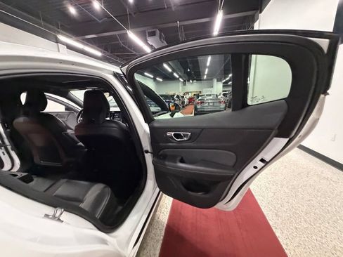 Used 2019 Volvo S60 T6 R-Design AWD/4WD image 34