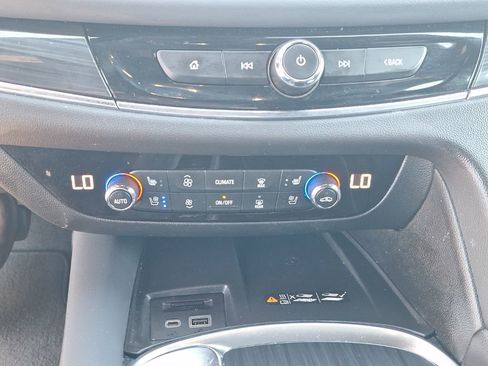 Certified 2024 Buick Enclave Premium image 55