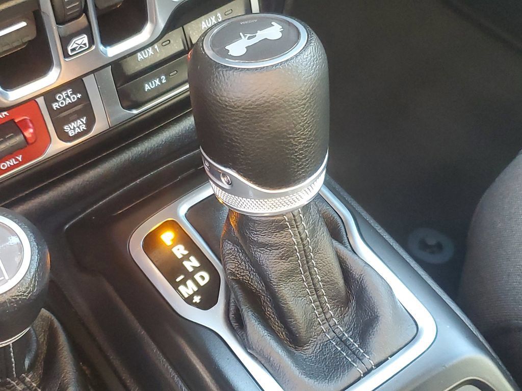 Used 2025 Jeep Wrangler Unlimited Rubicon AWD/4WD image 22