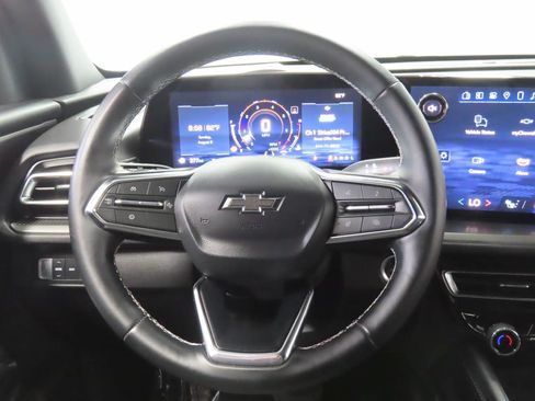 Certified 2025 Chevrolet Traverse LT w/ Midnight/Sport Edition AWD/4WD image 8