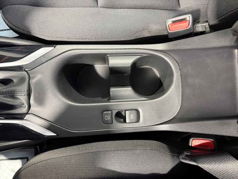 Used 2025 Toyota Corolla LE image 33