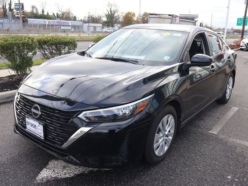 Certified 2025 Nissan Sentra S FWD image 9