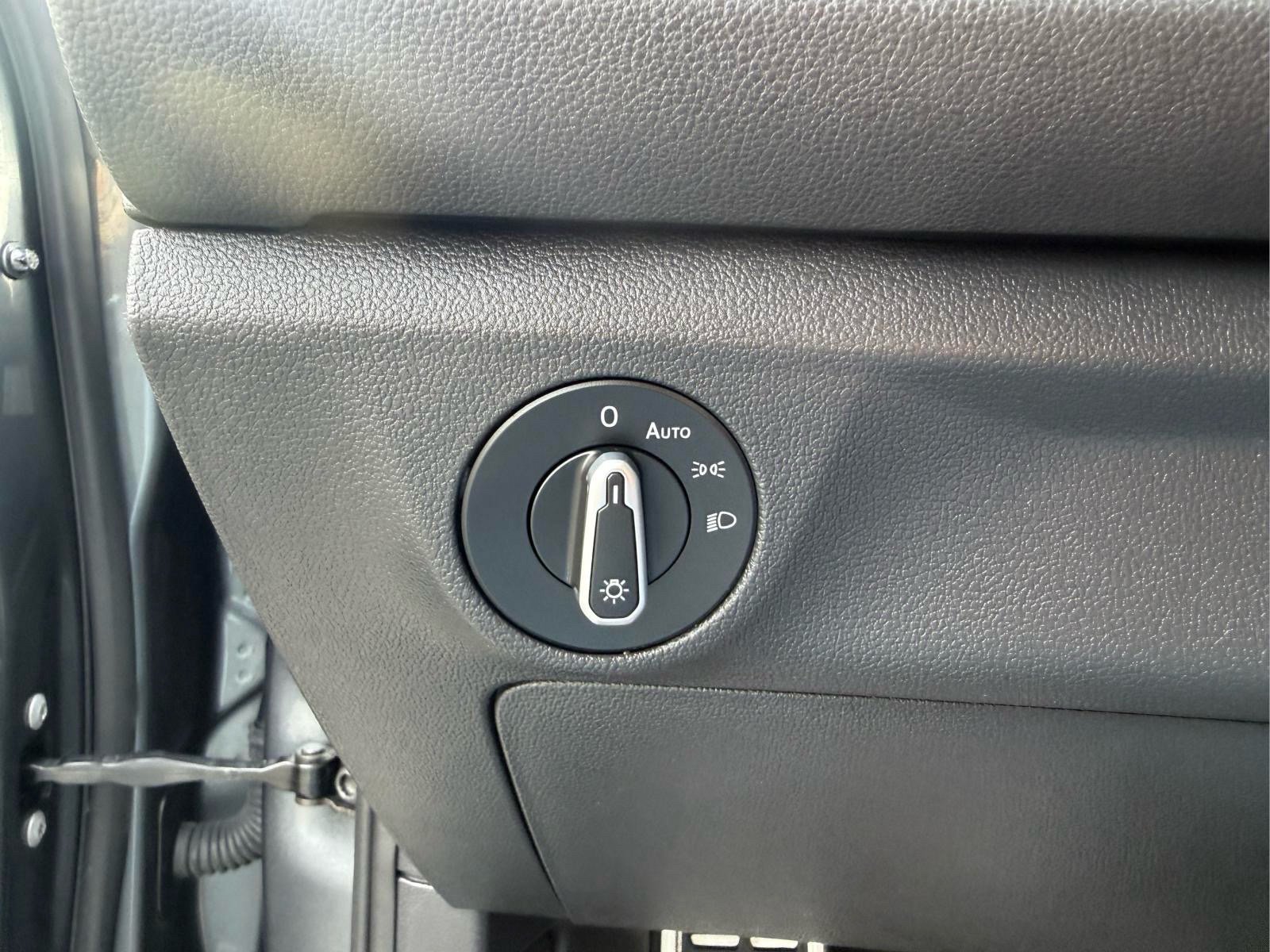 Used 2025 Volkswagen Jetta Sport FWD image 18