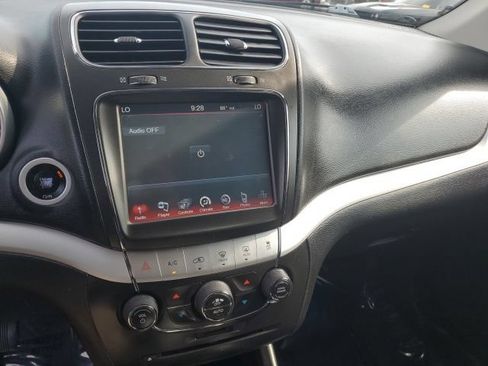 Used 2019 Dodge Journey GT w/ Nav & Sun Group AWD/4WD image 16