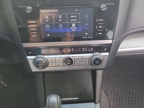 Used 2017 Subaru Outback 2.5i Premium AWD/4WD image 8