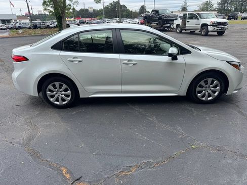 Used 2024 Toyota Corolla LE FWD image 6