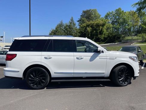 Used 2020 Lincoln Navigator Reserve w/ Equipment Group 208A Reserve AWD/4WD image 2