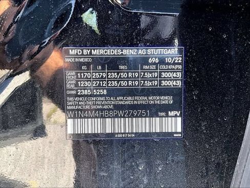Used 2023 Mercedes-Benz GLB 250 4MATIC w/ AMG Line image 4