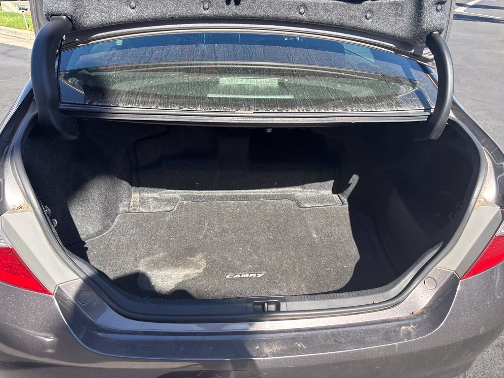 Used 2015 Toyota Camry XLE w/ Moonroof Package FWD image 11
