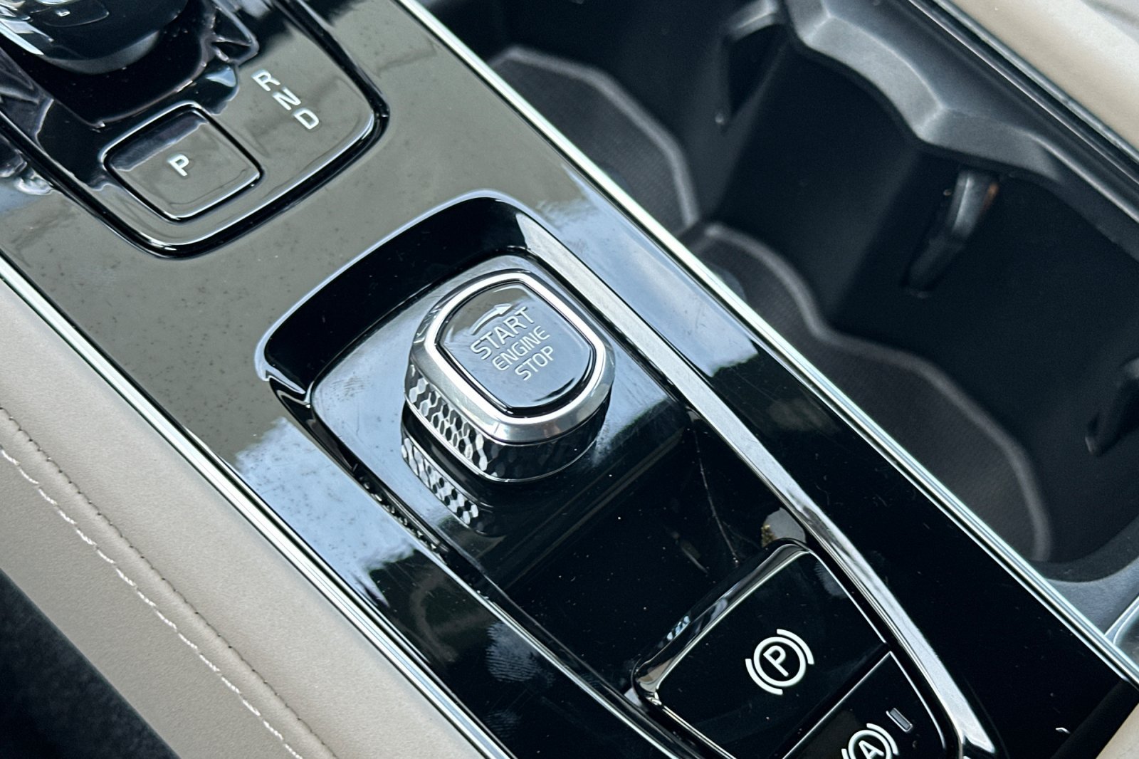 Certified 2026 Volvo XC90 B5 Core AWD/4WD image 28