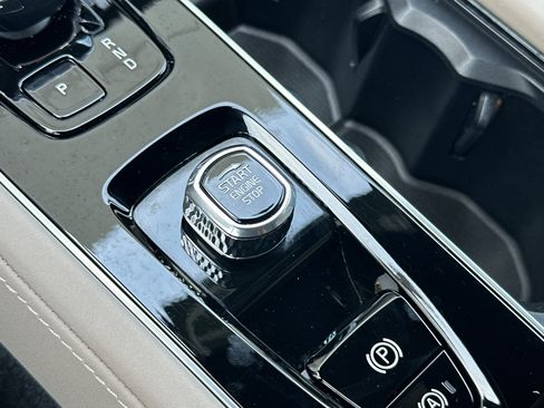 Certified 2026 Volvo XC90 B5 Core AWD/4WD image 28