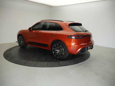 Certified 2023 Porsche Macan S AWD/4WD image 3