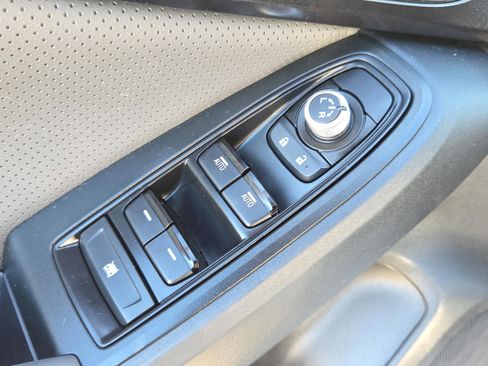 Used 2022 Subaru Crosstrek 2.5i Sport w/ Moonroof Package image 21