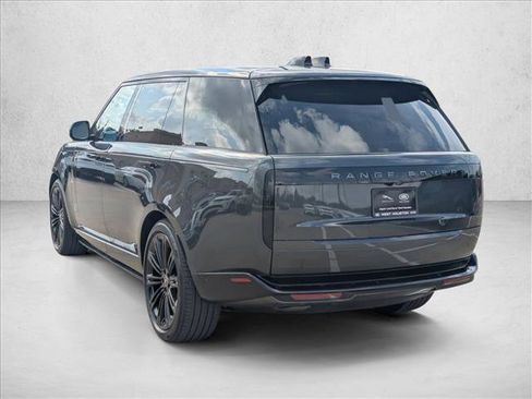 New 2025 Land Rover Range Rover Long Wheelbase SE image 9