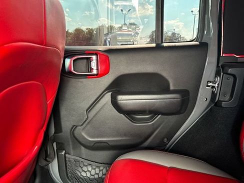 Used 2018 Jeep Wrangler Unlimited Sport S AWD/4WD image 33