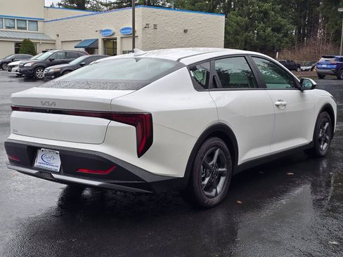 Used 2025 Kia K4 LXS image 25