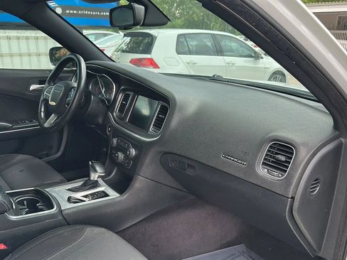 Used 2016 Dodge Charger SXT RWD image 22