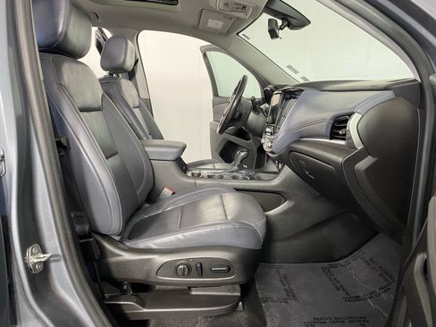 Used 2018 Chevrolet Traverse LT AWD/4WD image 11
