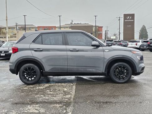 Used 2020 Hyundai Venue SE image 8
