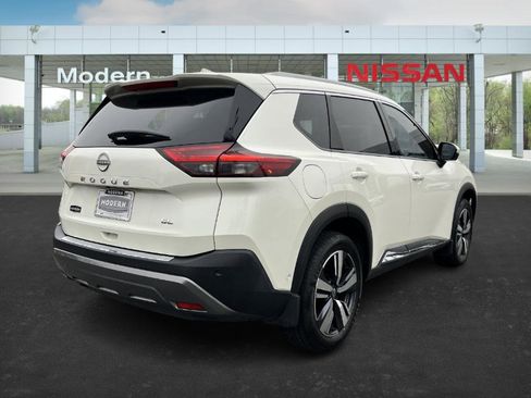 Certified 2023 Nissan Rogue SL w/ SL Premium Package image 5