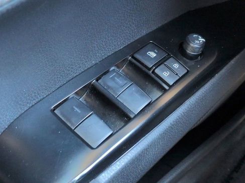 Used 2025 Toyota Camry SE FWD image 20