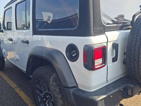 Used 2024 Jeep Wrangler Unlimited Sport AWD/4WD image 4