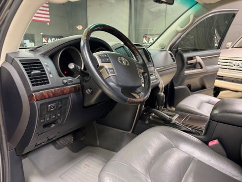 Used 2009 Toyota Land Cruiser image 19