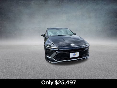Used 2026 Hyundai Sonata SE FWD image 4