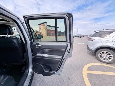 Used 2016 Jeep Compass High Altitude image 31