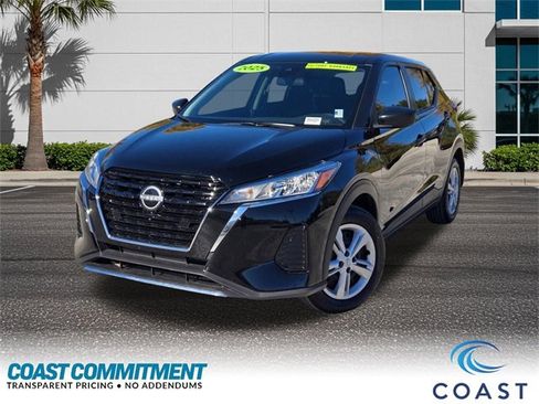 Used 2025 Nissan Kicks Play S image 1