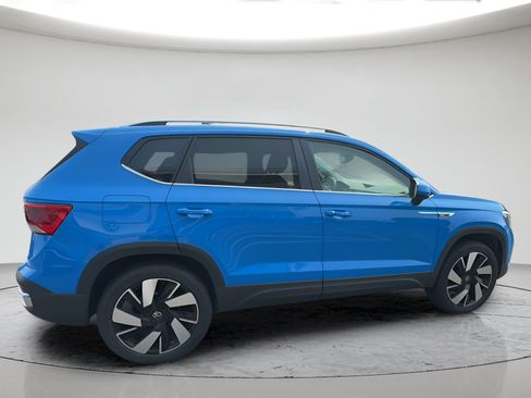 Used 2024 Volkswagen Taos SEL AWD/4WD image 6