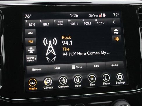 Used 2022 Jeep Grand Cherokee Laredo X image 6